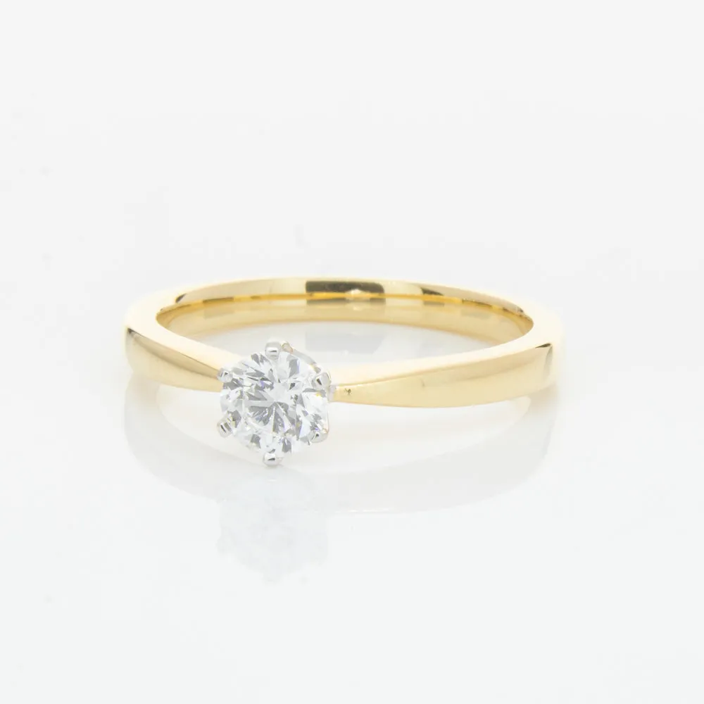 18ct Yellow Gold .41ct Diamond Nova Ring