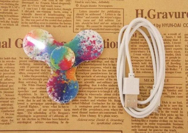 2017 Hand Spinner Glow in the Dark Fluorescent Fidget Spinner With Charger Luminous Light