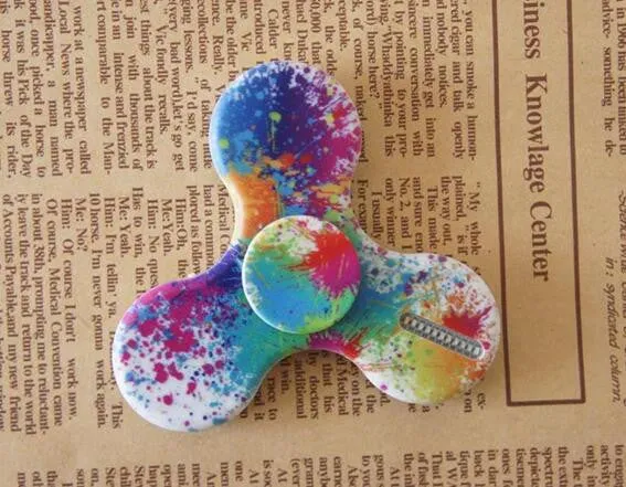 2017 Hand Spinner Glow in the Dark Fluorescent Fidget Spinner With Charger Luminous Light