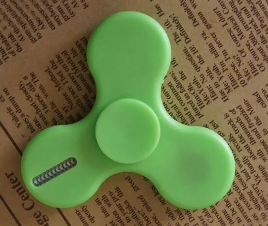 2017 Hand Spinner Glow in the Dark Fluorescent Fidget Spinner With Charger Luminous Light