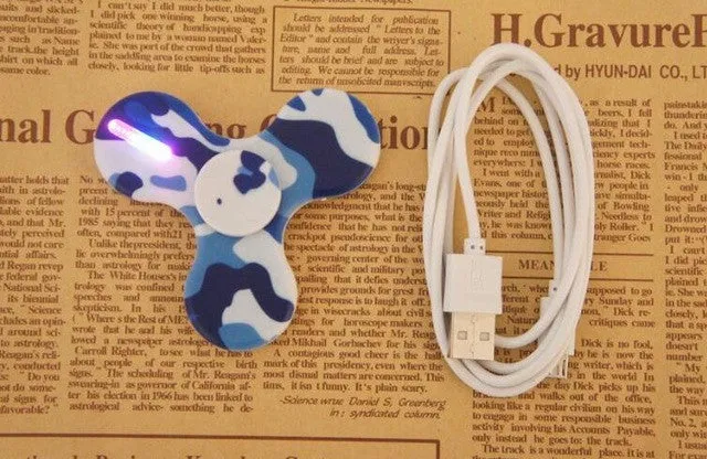 2017 Hand Spinner Glow in the Dark Fluorescent Fidget Spinner With Charger Luminous Light