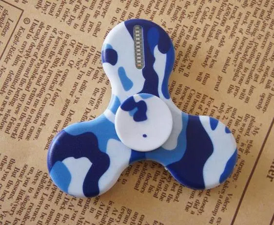 2017 Hand Spinner Glow in the Dark Fluorescent Fidget Spinner With Charger Luminous Light