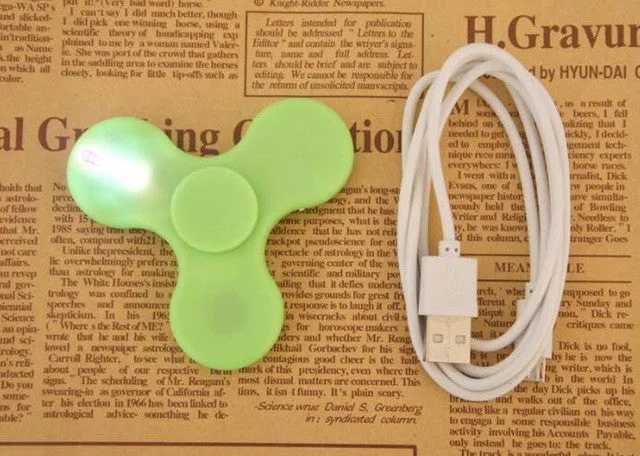 2017 Hand Spinner Glow in the Dark Fluorescent Fidget Spinner With Charger Luminous Light