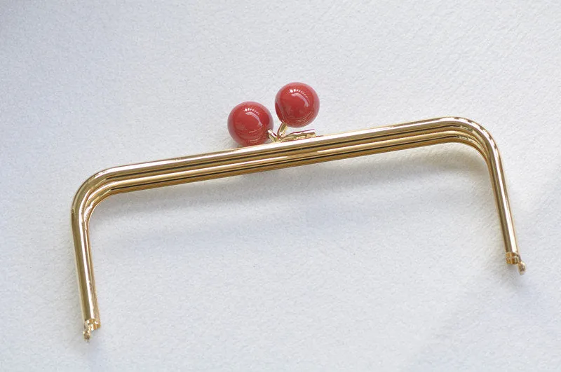 22cm (8") Gold Purse Frame With Large Red Kisslock Glue-In Style Closure Frame