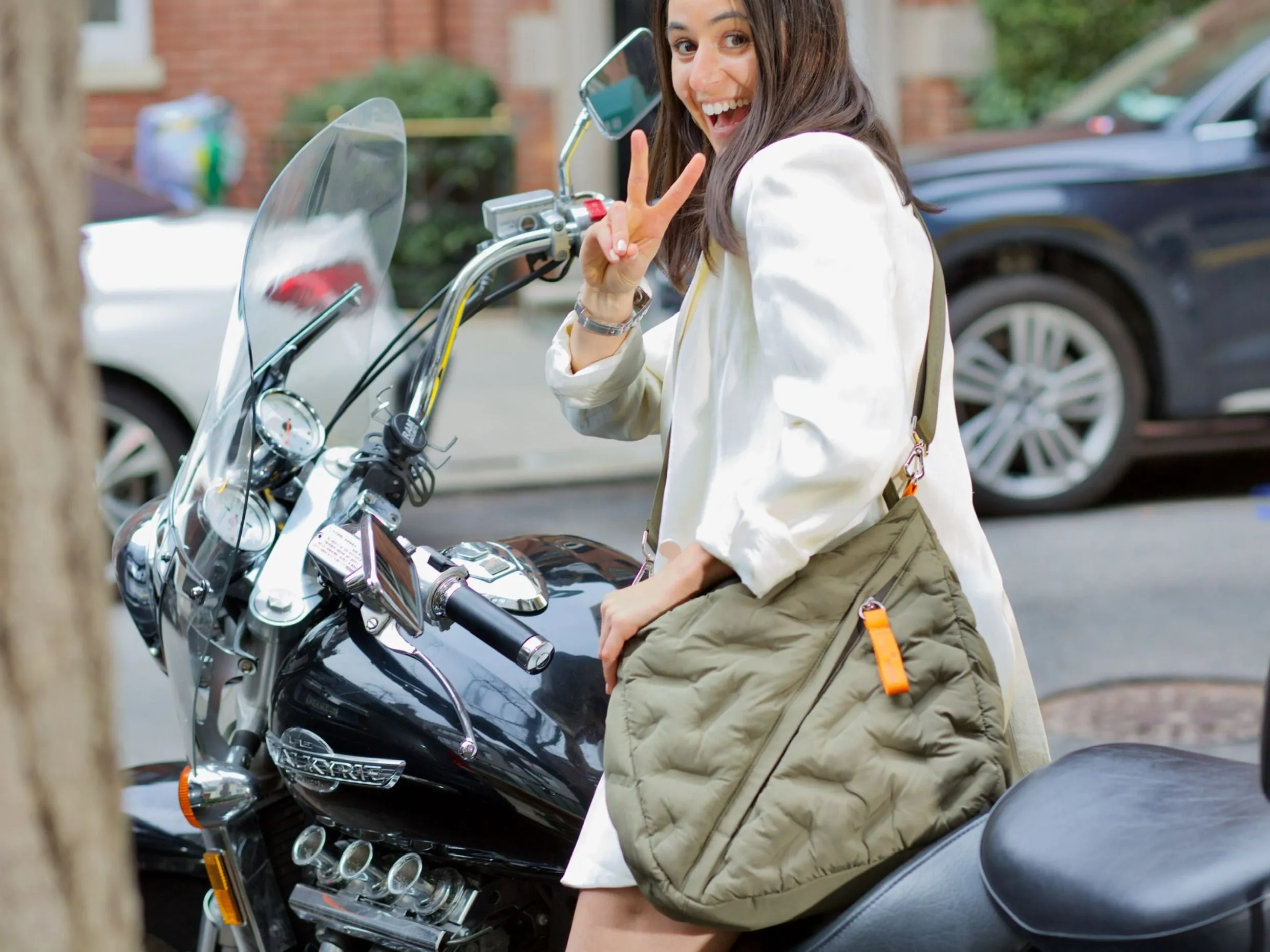 Arly Messenger