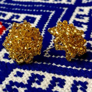 “Chaquira” Beaded Stud Earrings — La flor