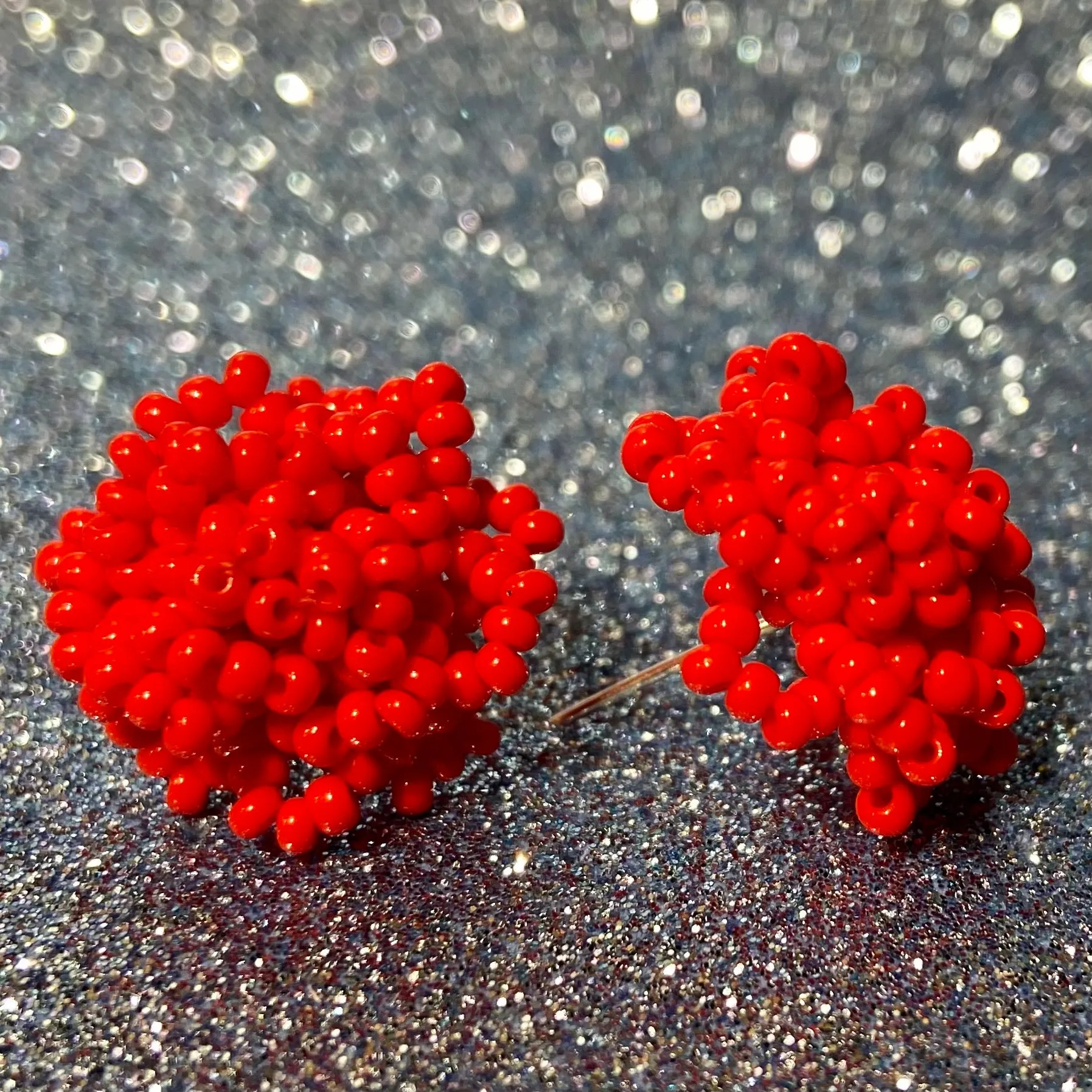 “Chaquira” Beaded Stud Earrings — La flor