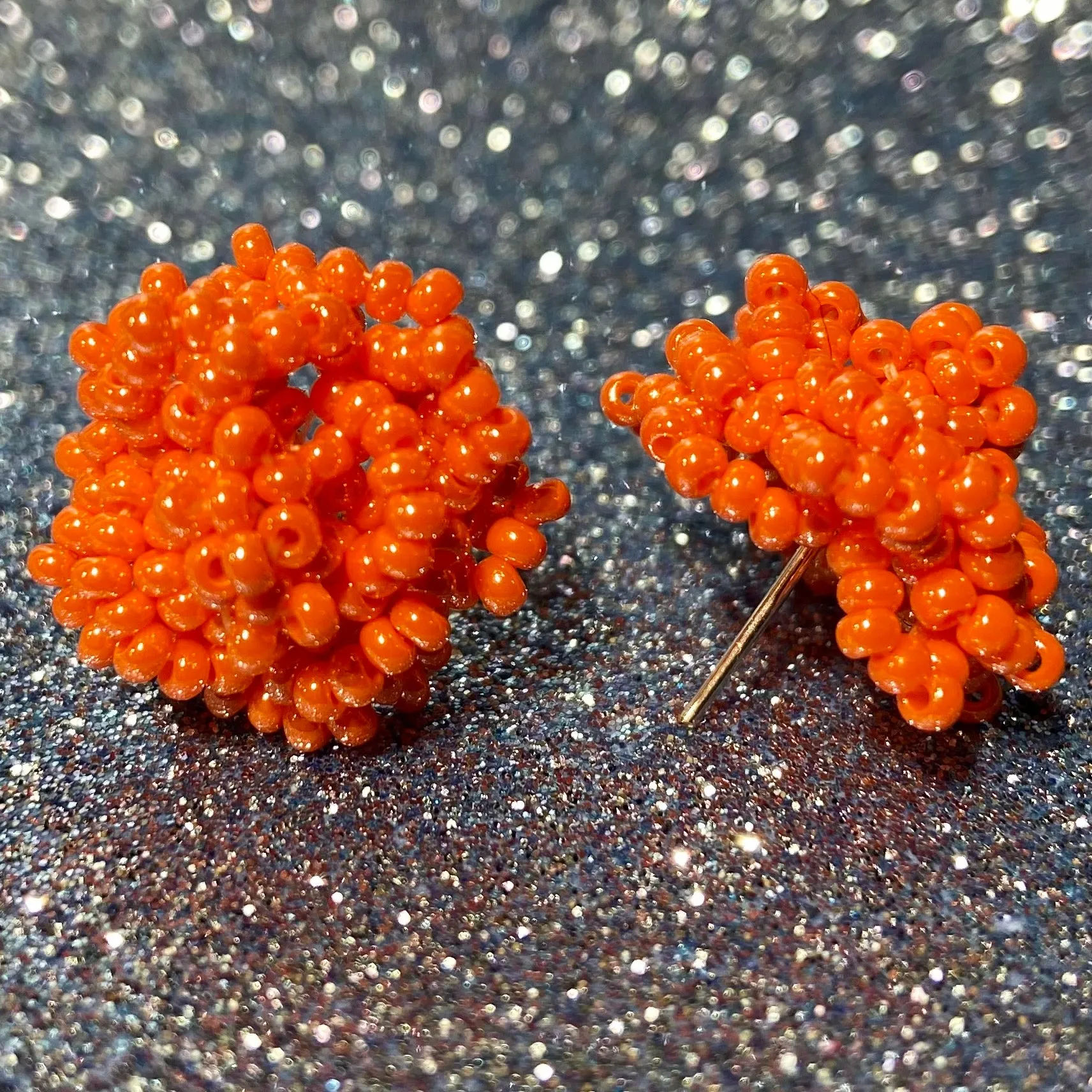 “Chaquira” Beaded Stud Earrings — La flor