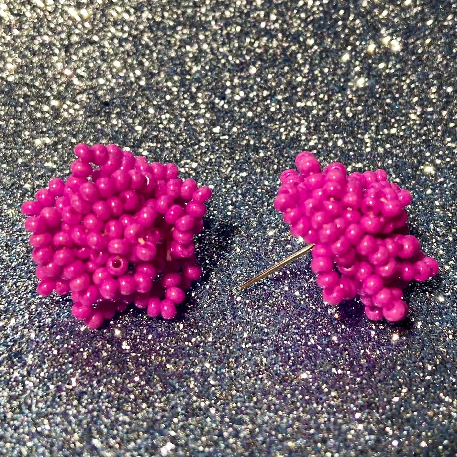 “Chaquira” Beaded Stud Earrings — La flor