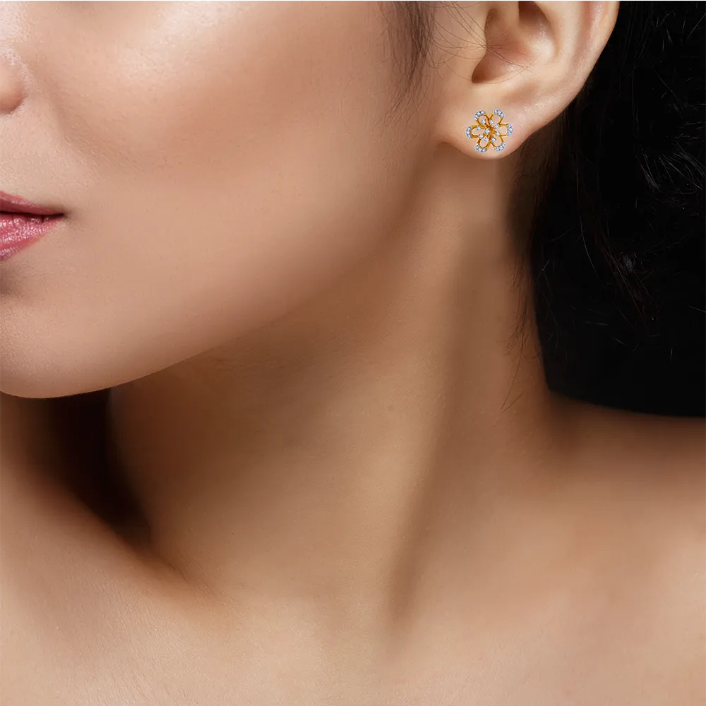 Dazzling 18k Gold And Diamond Floral Stud Earrings
