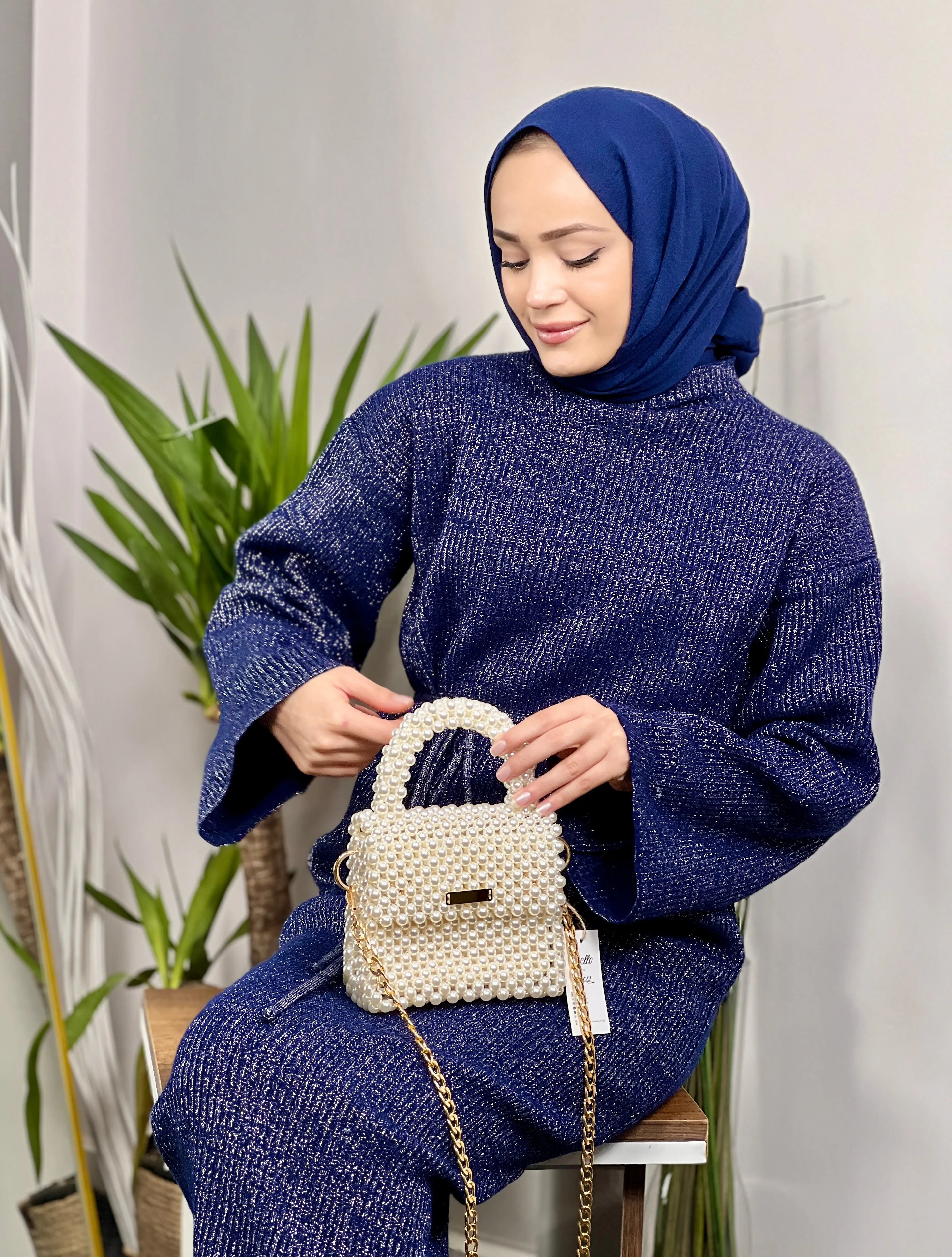 Elegant Crochet Clutch Bag with Pearls (NOBLE)