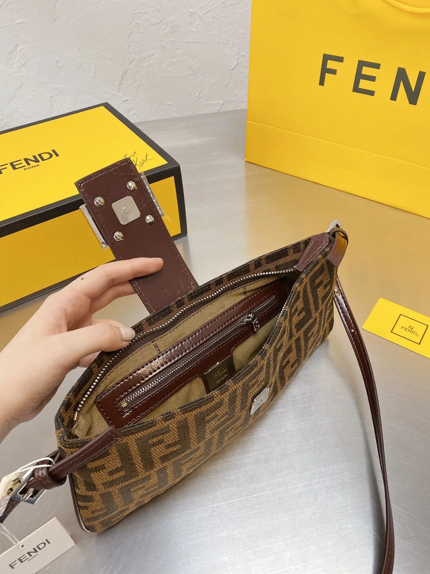 EN   Designer bags by Fendi 113