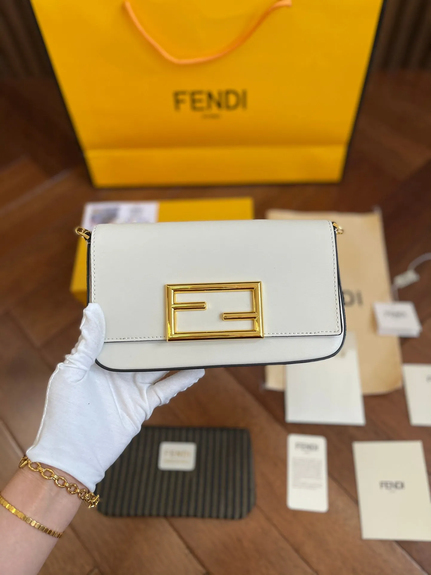 EN   Designer bags by Fendi 250