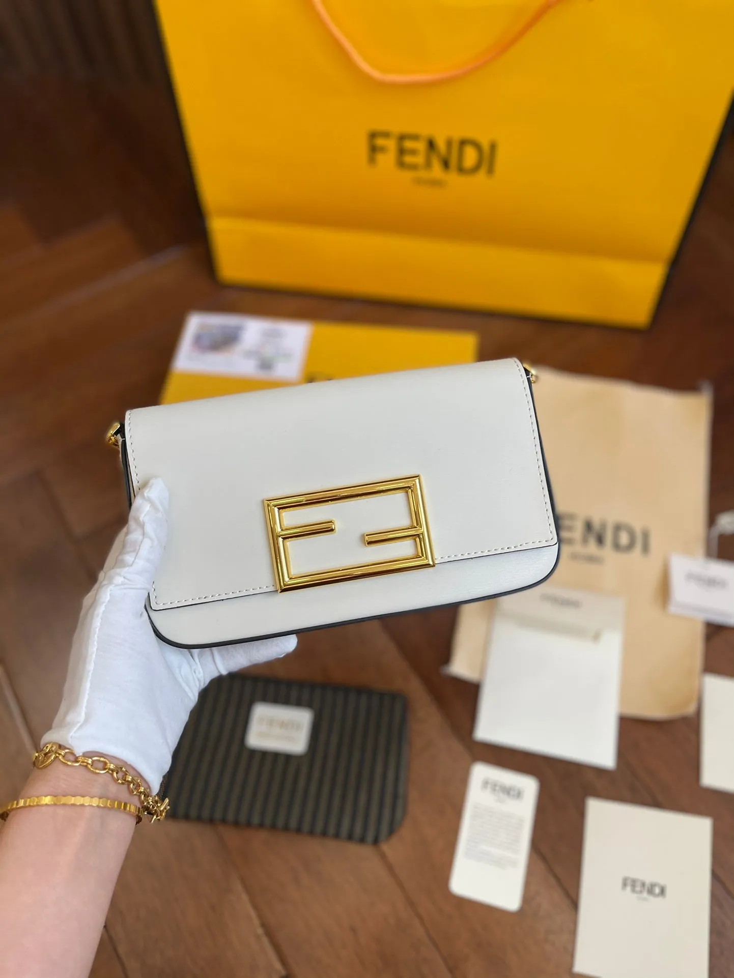 EN   Designer bags by Fendi 250
