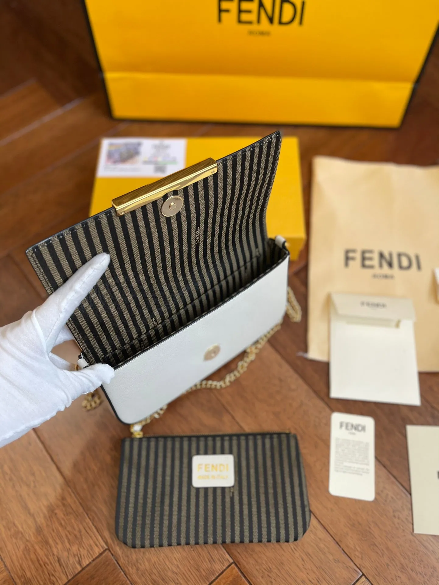 EN   Designer bags by Fendi 250
