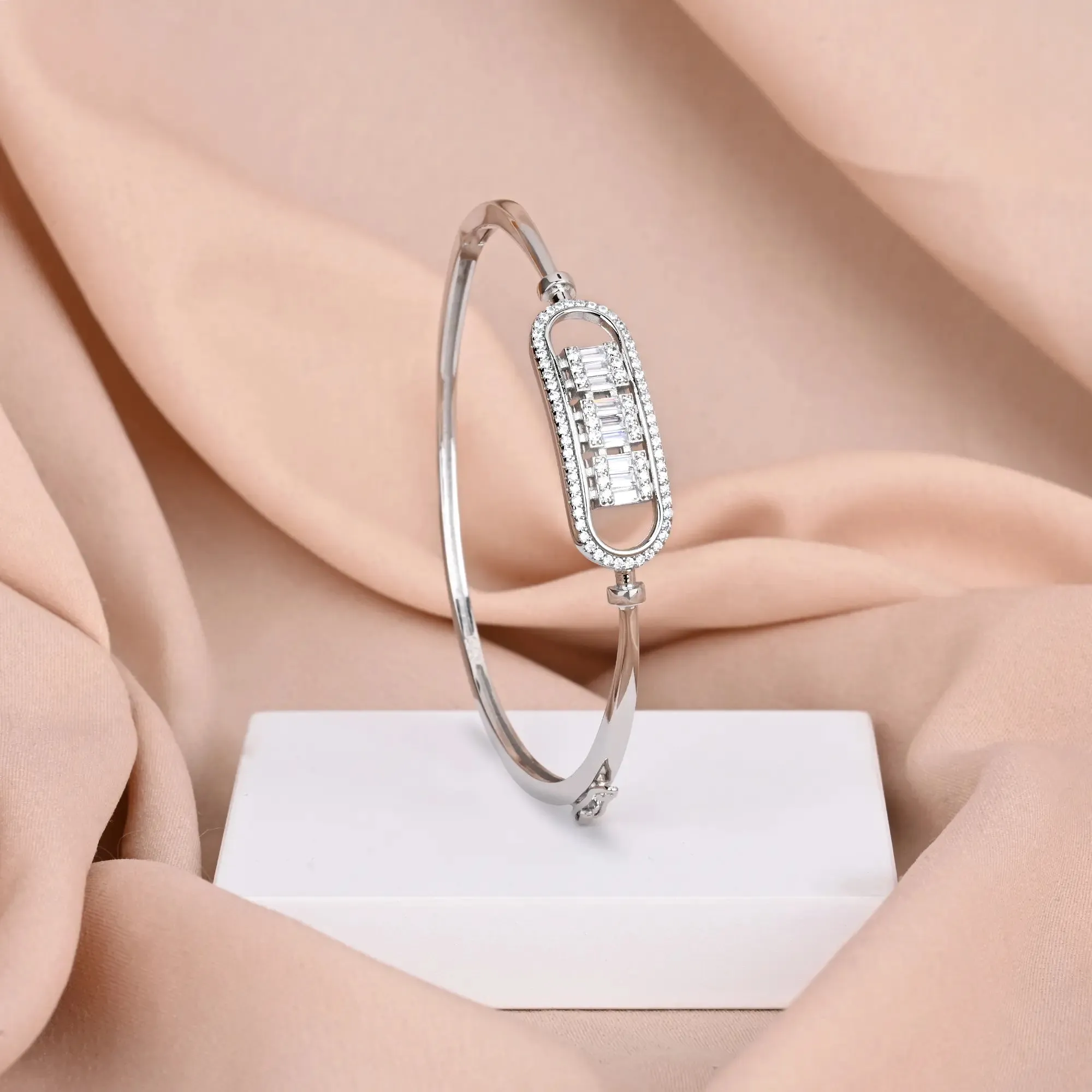 Glimmering Shiny kada