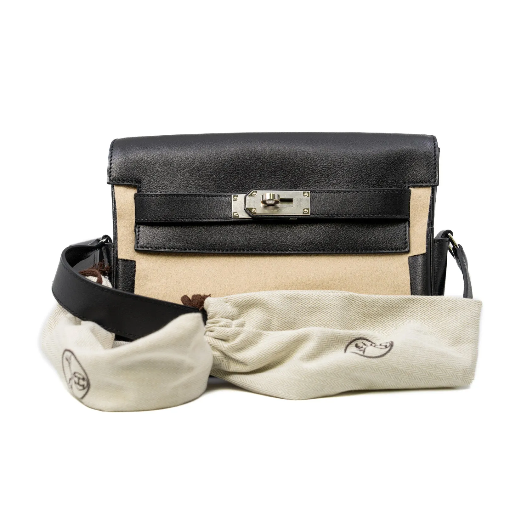 Kelly Messenger PM Bag In Black Evergrain Leather PHW W Stamp