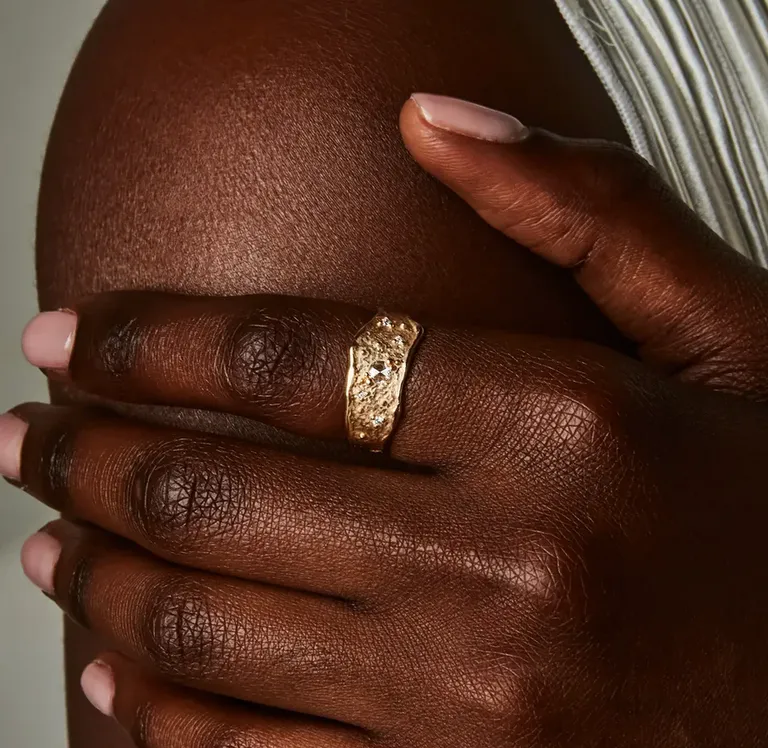 LUMINOUS HONEY DIAMOND RING