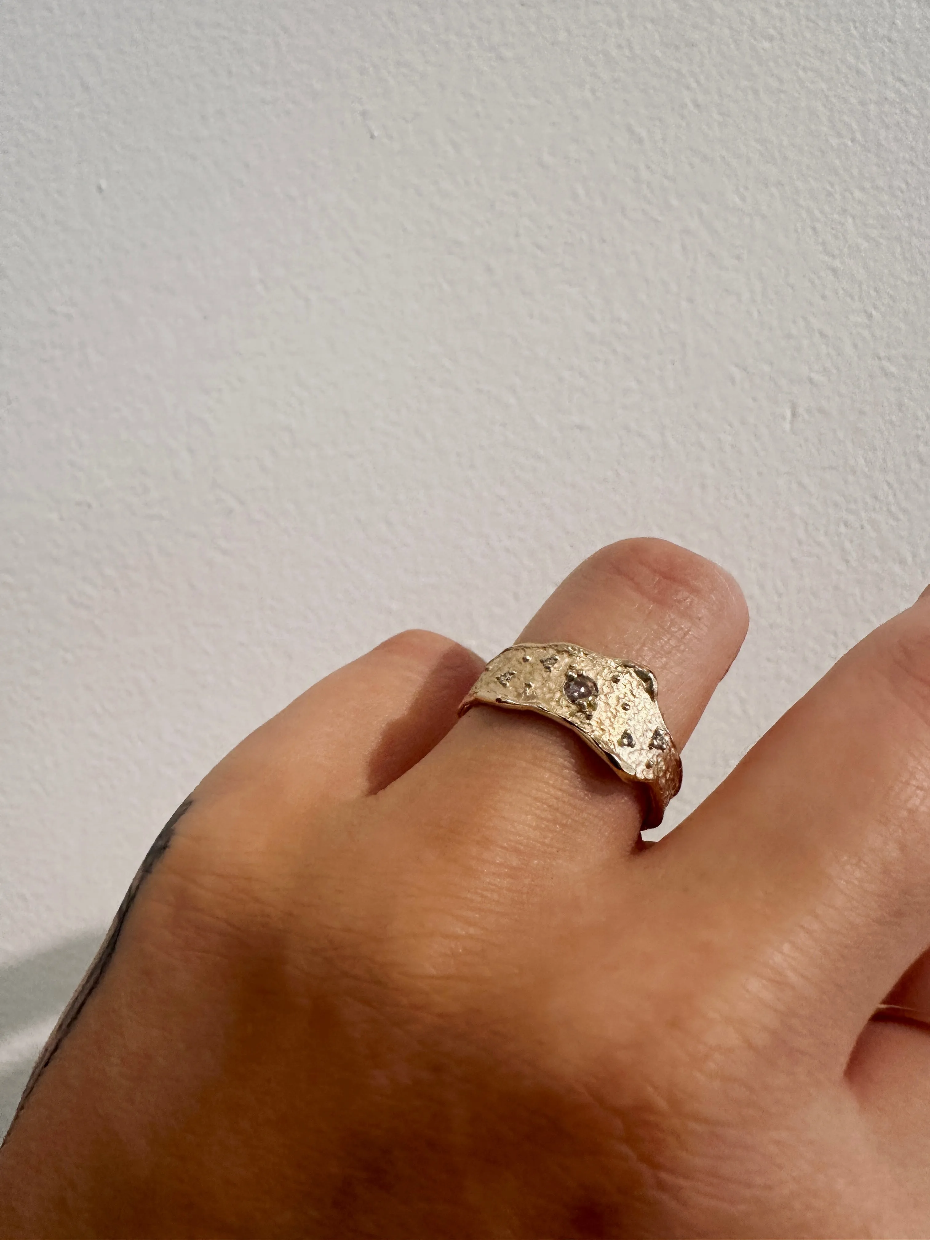 LUMINOUS HONEY DIAMOND RING