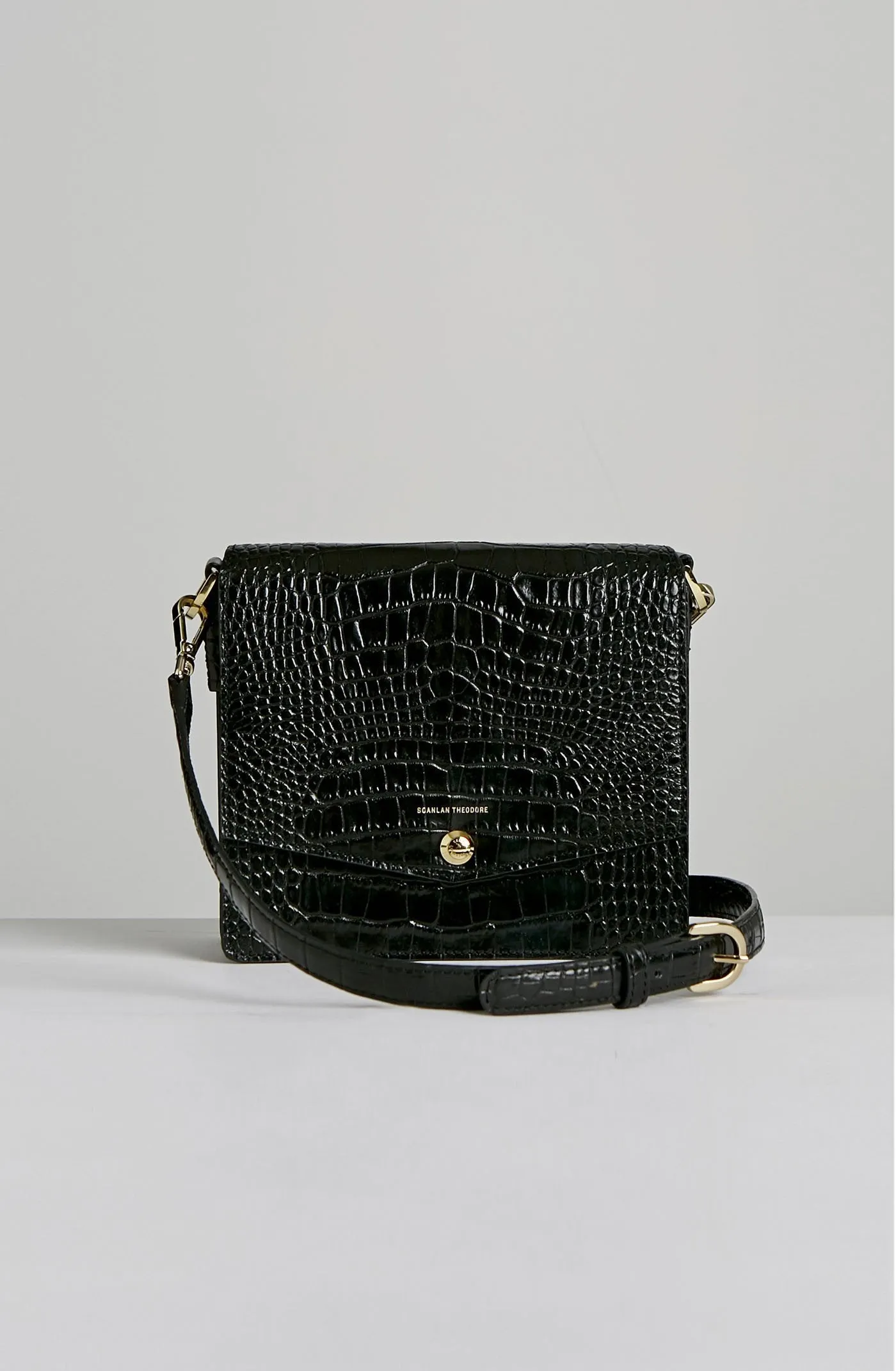 MESSENGER BAG