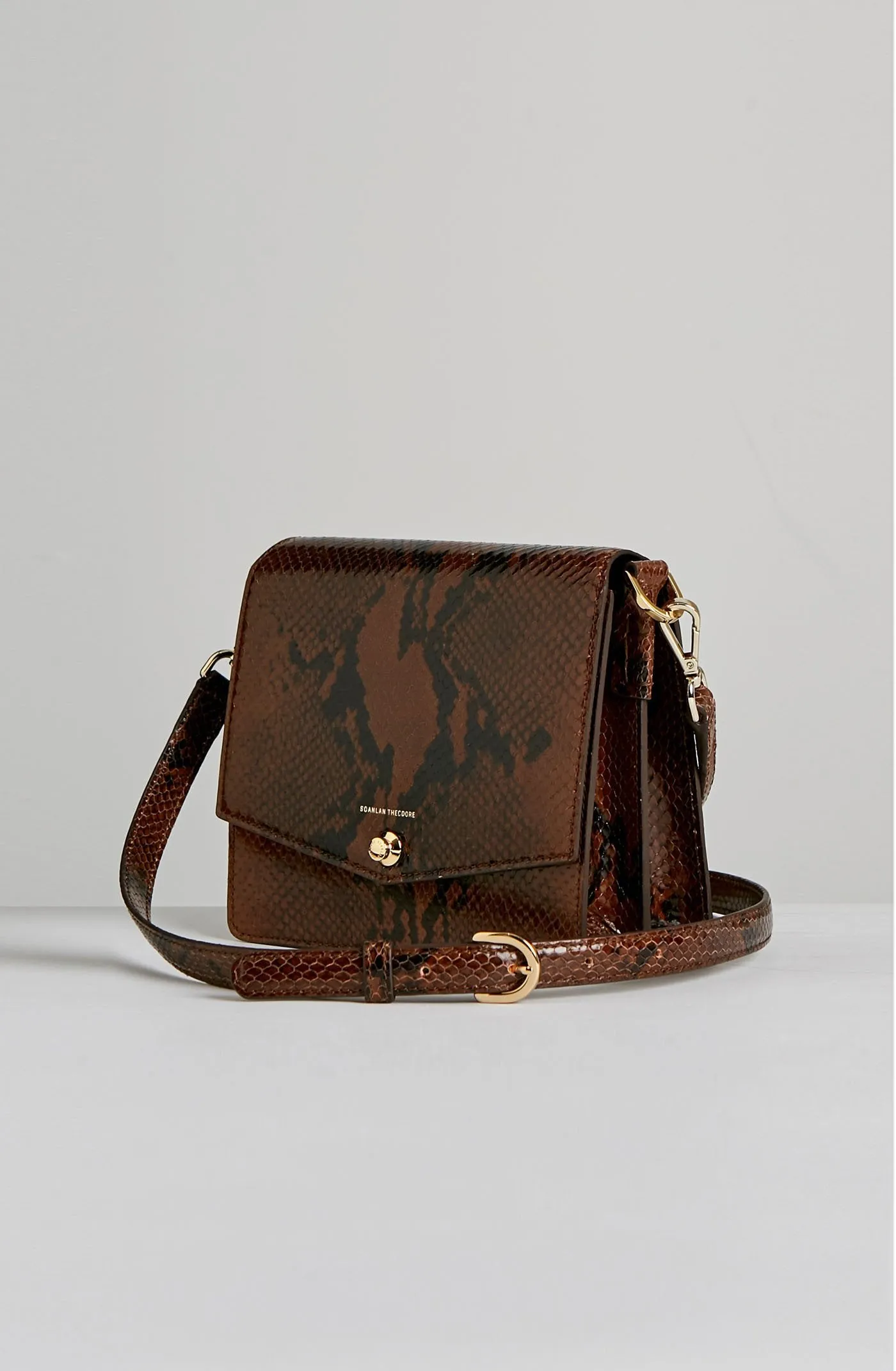 MESSENGER BAG