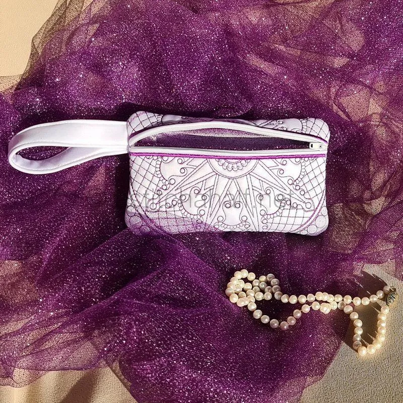Midnight Sun ITH Zipper Purse