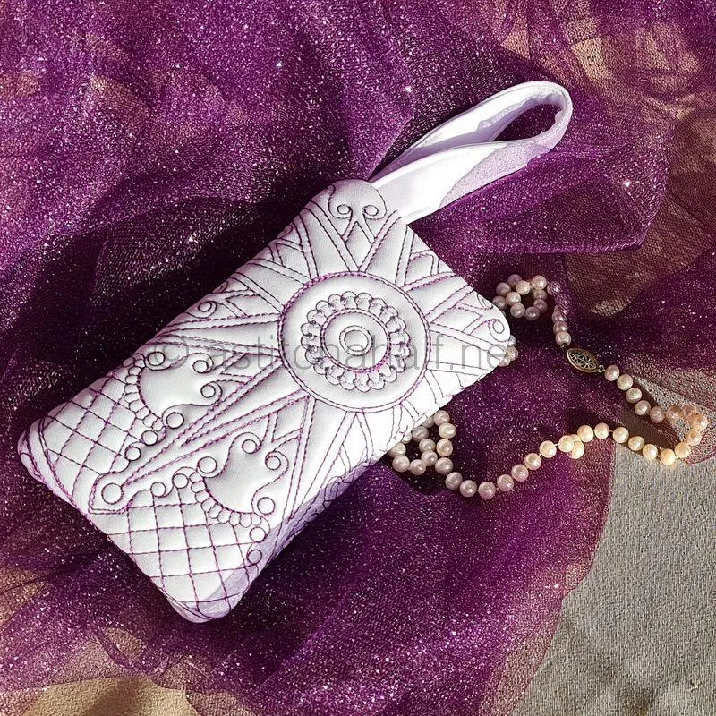 Midnight Sun ITH Zipper Purse