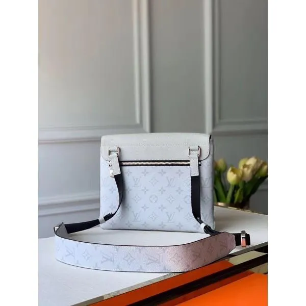 Outdoor Flap Messenger Bag M30411 Silver 2020