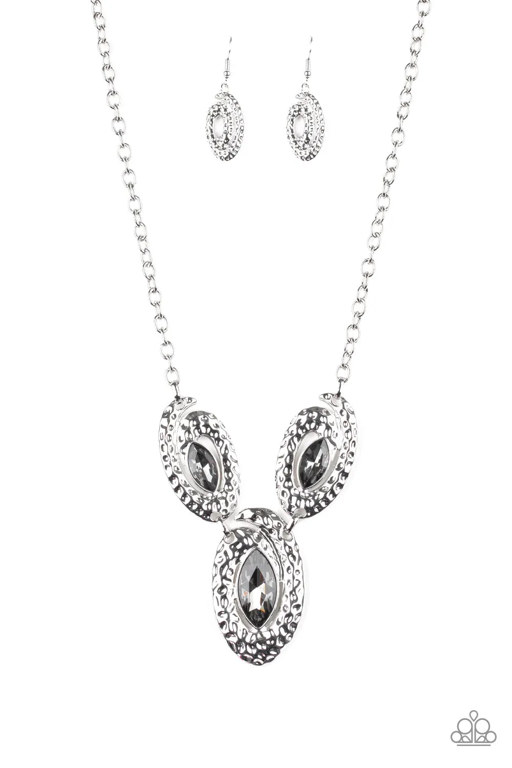 Paparazzi Accessories  - Metro Mystique #N901 Peg- Silver Necklace