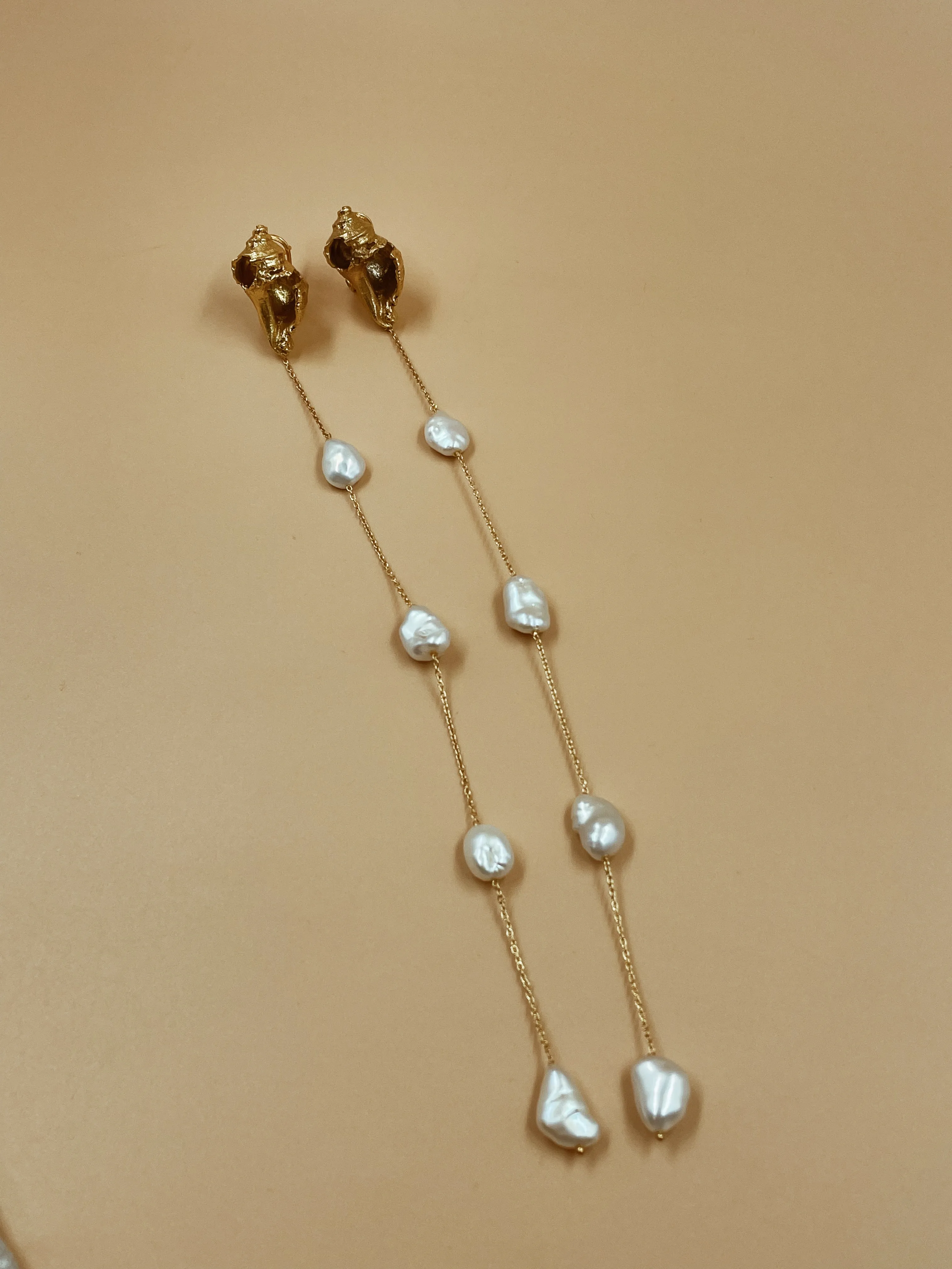 Rococo Luxe Lune Shell and Baroque Pearl Dusters