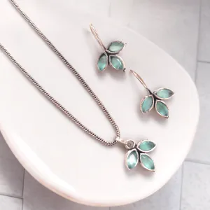 Seafoam Glow Silver Toned Necklace and Earring Set