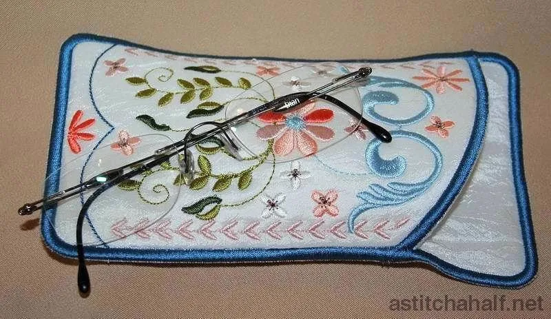 Signature Eyeglass Case