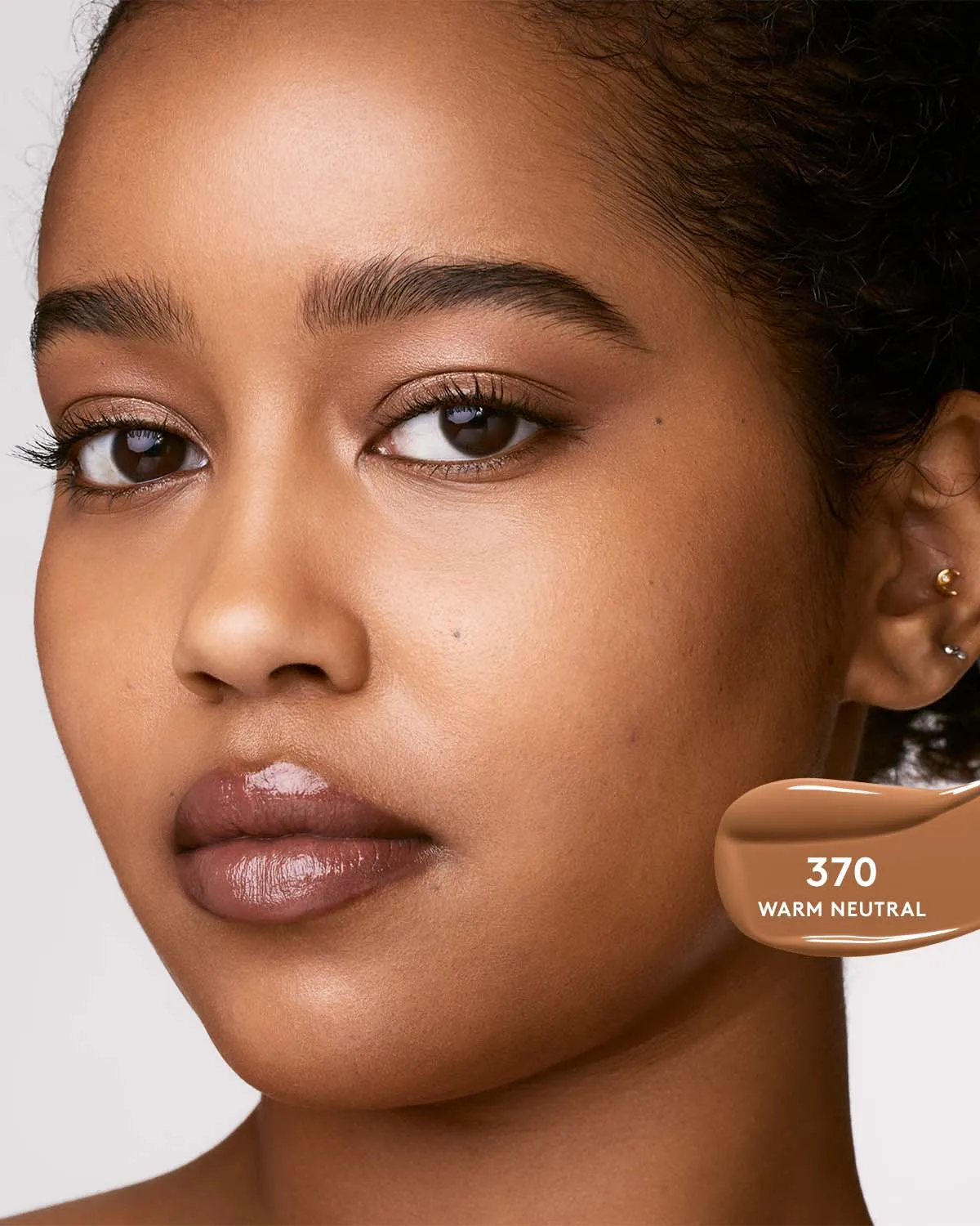 Soft'lit Naturally Luminous Longwear Foundation — 370
