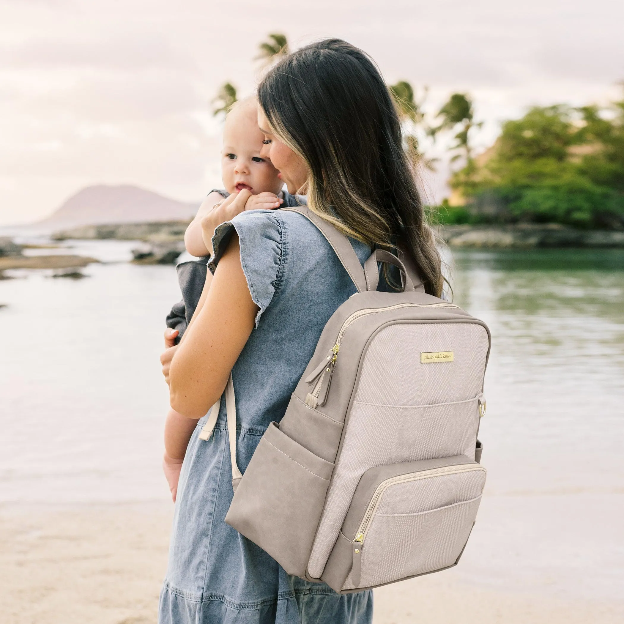 Sync Backpack in Grey Matte Cable Stitch, Deluxe Kit, Tandem Tote & Stroller Clips Bundle