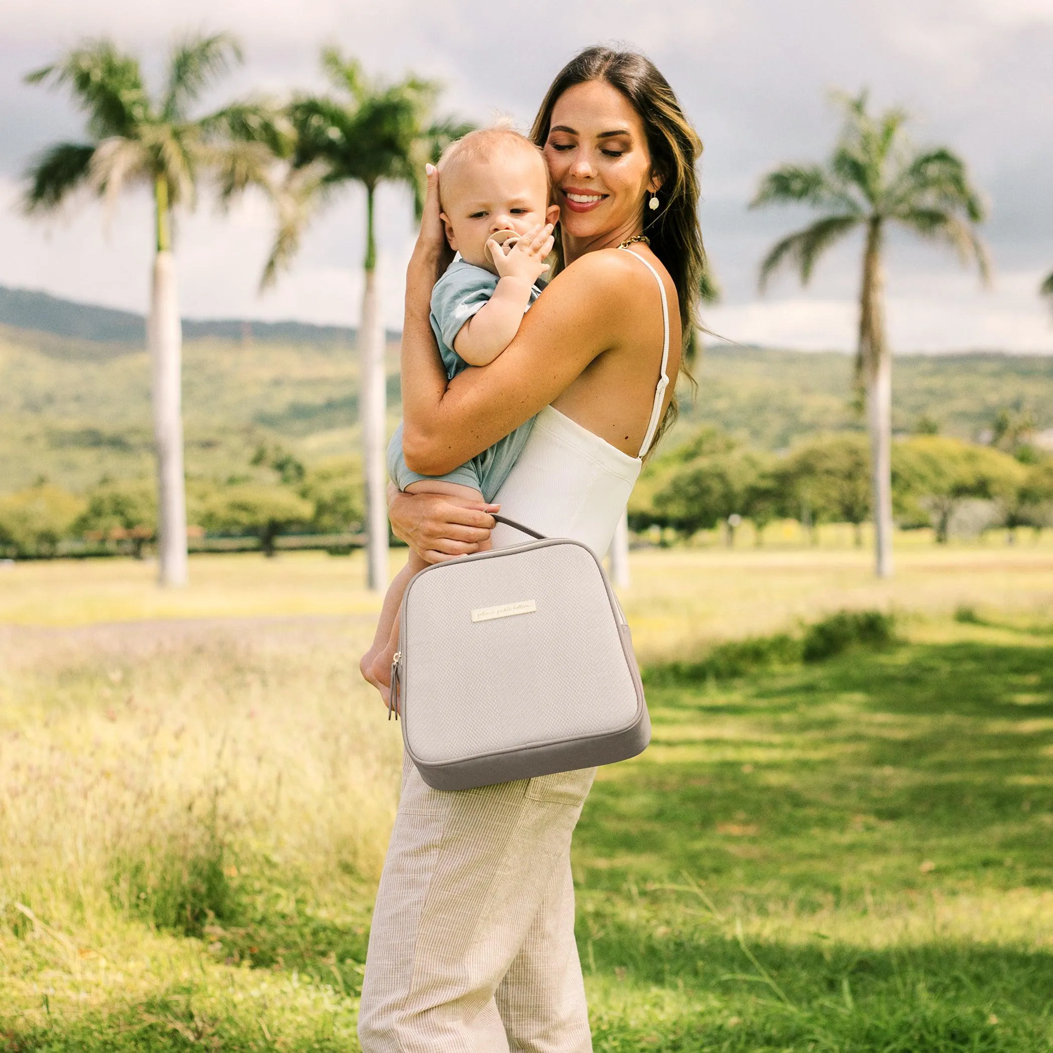 Sync Backpack in Grey Matte Cable Stitch, Deluxe Kit, Tandem Tote & Stroller Clips Bundle