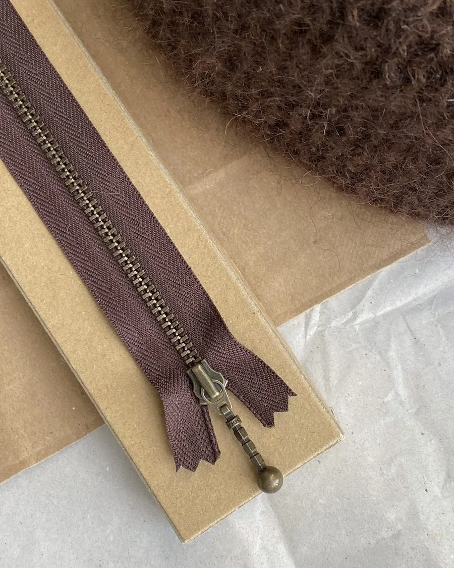 UDENLANDSKE FORHANDLERE Zipper 23 cm - Chocolate brown - Wholesale