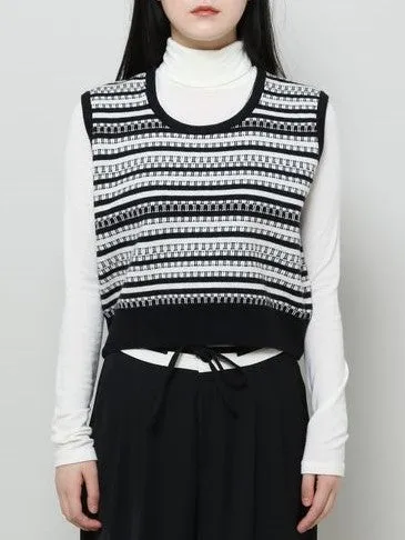 UNIQUE PATTERN KNIT VEST