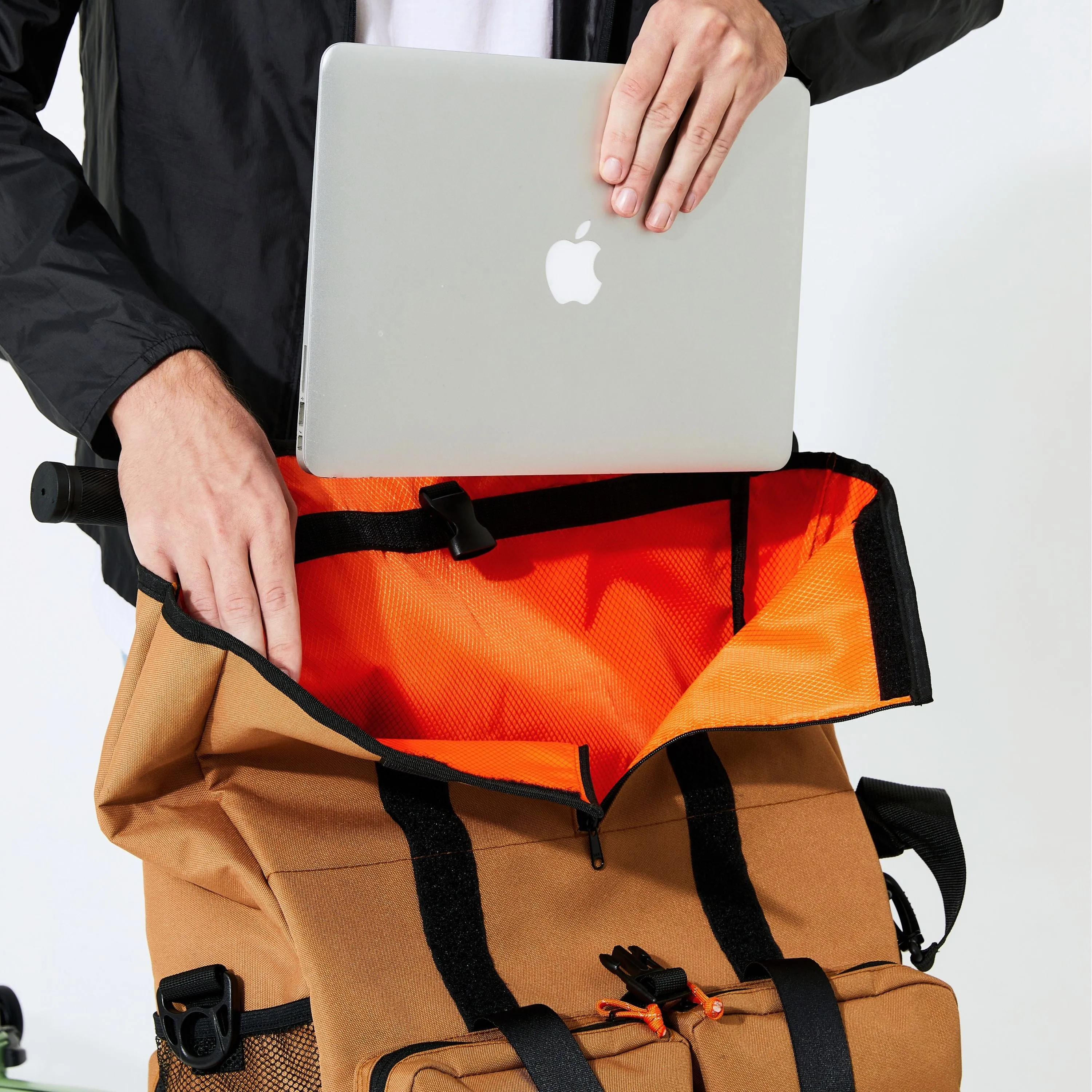 Voyage Atlas Bag