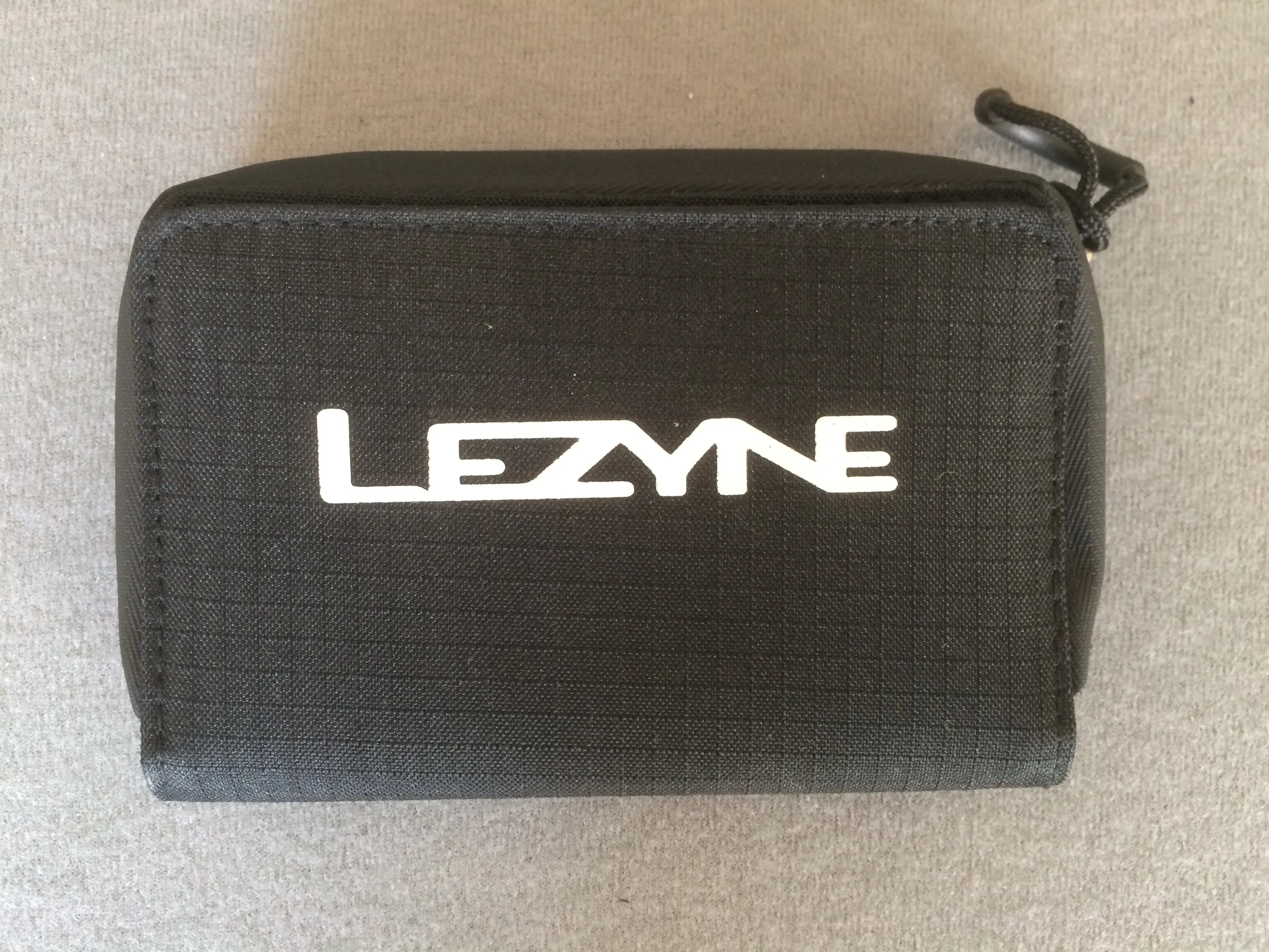 WALLET: Lezyne Phone Wallet [iPhone 5]